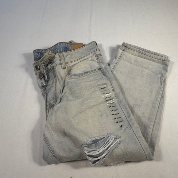 American Eagle Outfitters Womensy Boy Crop Jeans Light Wash Distressed Sz 14 NWT - Picture 15 of 15